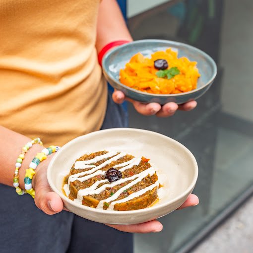  يقع في حيBastille في باريس , مطعم مغربي