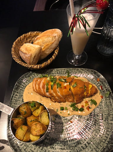 مطعم حلال باريس هو مطعم فرنسي يقدم مجموعة متنوعة من الأطباق الفرنسية التقليدية