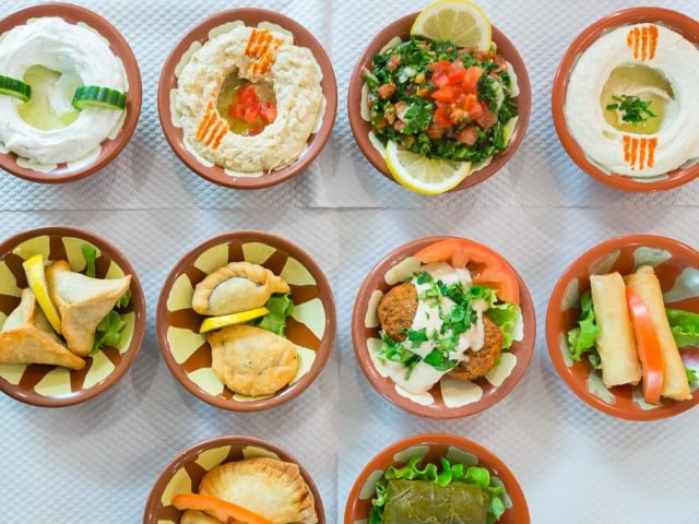 مطعم لبناني, يقع في شارع فوجيرارد في حي الخامس عشر 