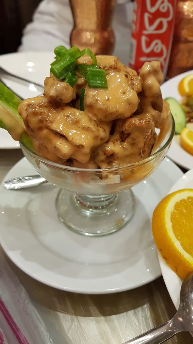 مطعم هندي شهير يقع على بعد مسافة قصيرة سيرًا على الأقدام من تاج محل