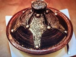 يقدم هذا المطعم المأكولات المغربية التقليدية ، بما في ذلك الكسكس والطاجين والبسطيلة. يقع المطعم في منطقة بودونج ، ويقدم قائمة طعام متنوعة من الأطباق المغربية اللذيذة.