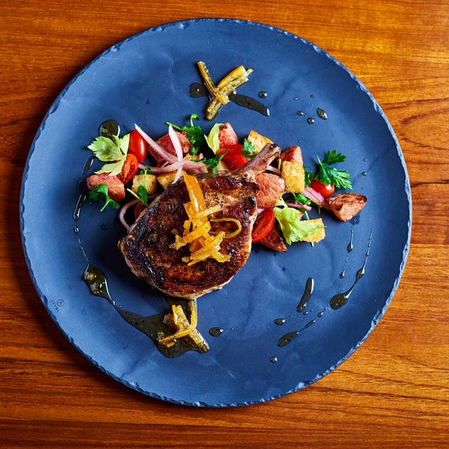 يقدم الاطباق الايطالية والامريكية مناسب للاشخاص النباتيين وخيارات اطعمة خالية من الجلوتين 