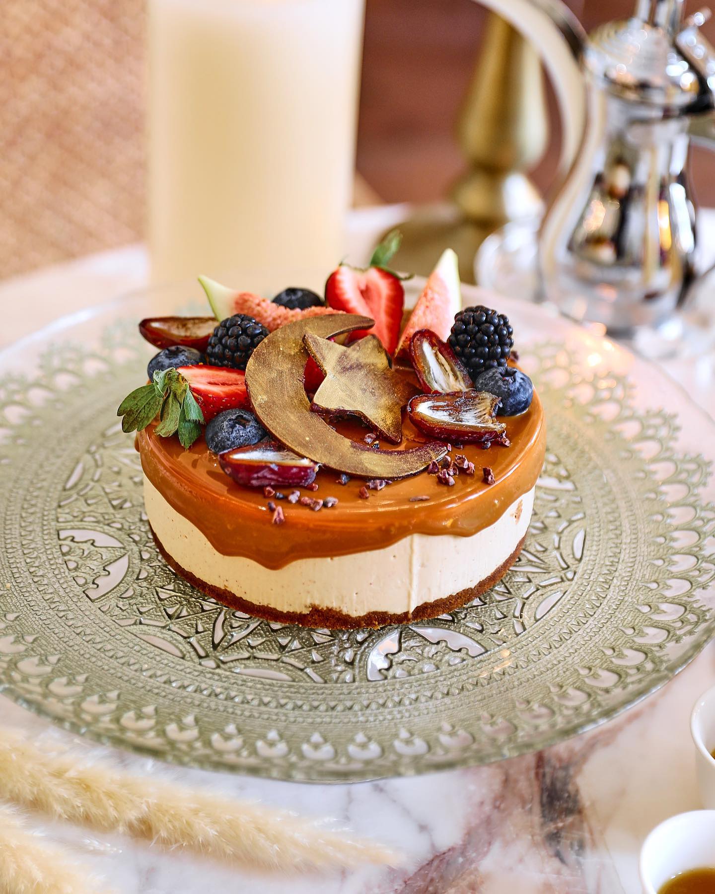 يقدم الاطباق الايطالية مثل البيتزا و الشرق الاوسطية المحلية