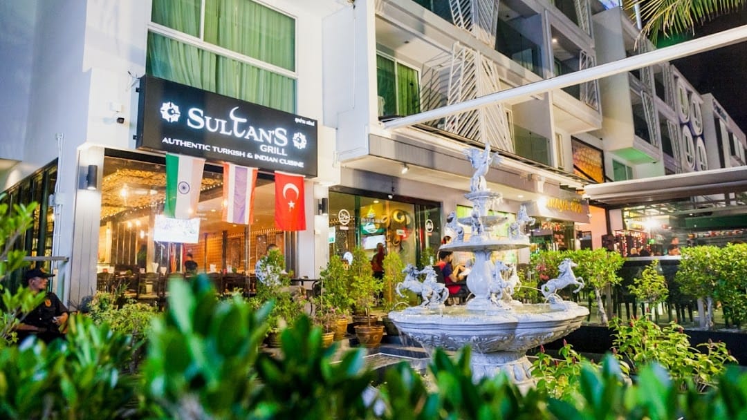 يقدم الاطباق الهندية. المتوسطية . التركية مناسبة للشخص النباتي واطعمة خالية من الجلوتين .