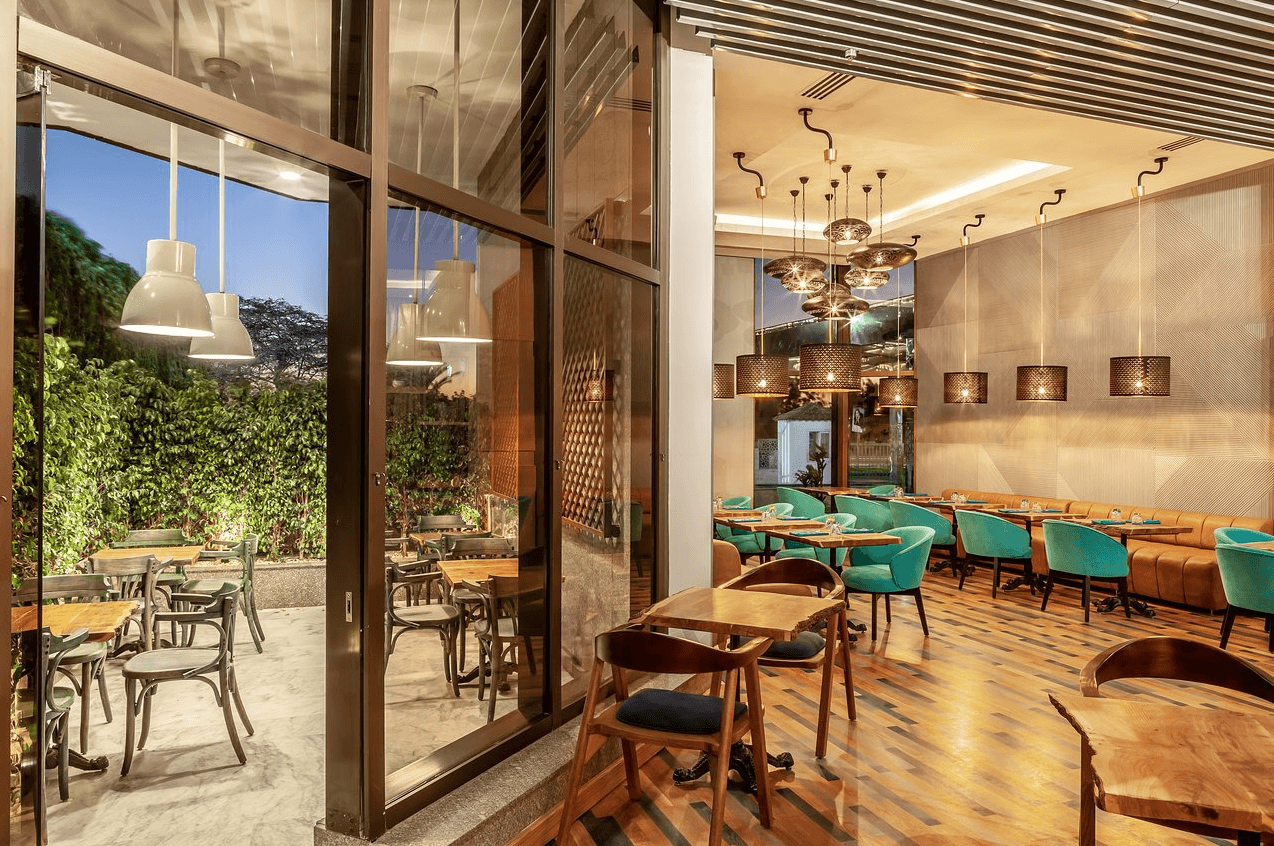 مقهى ومطعم  يقدم الاطباق المحلية والايطالية