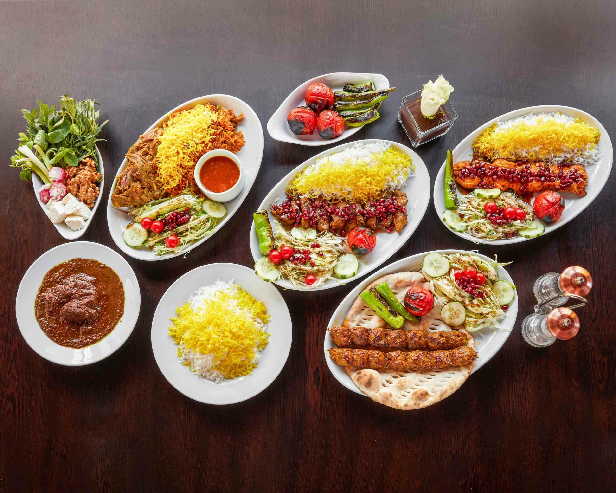 يقدم الاطباق الشرق اوسطية والايرانية والمشويات 