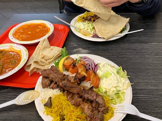 مطعم حلال يقدم الاطباق الشرق اوسطية والمشويات والتركية 