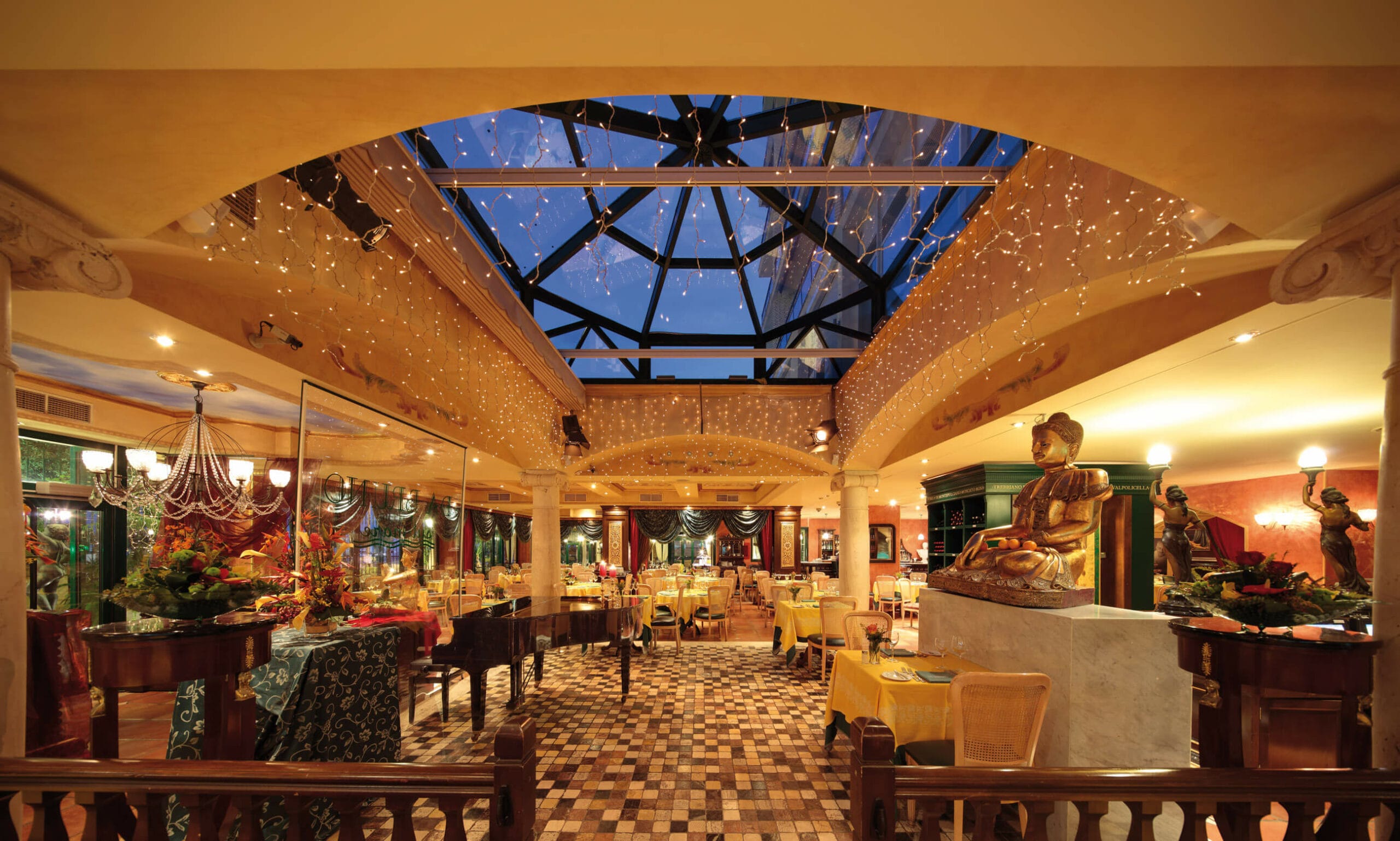 يقدم الاطباق الايطالية والبيتزا والاوروبية والمتوسطية 