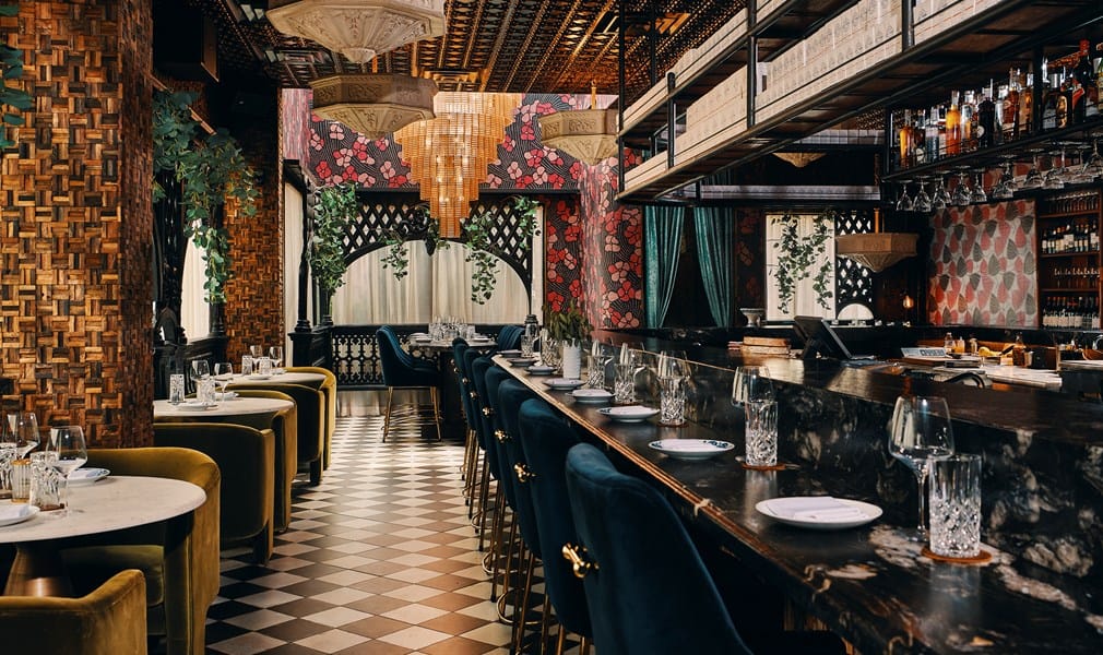 يقدم الاطباق التركية وانواع من البيتزا 