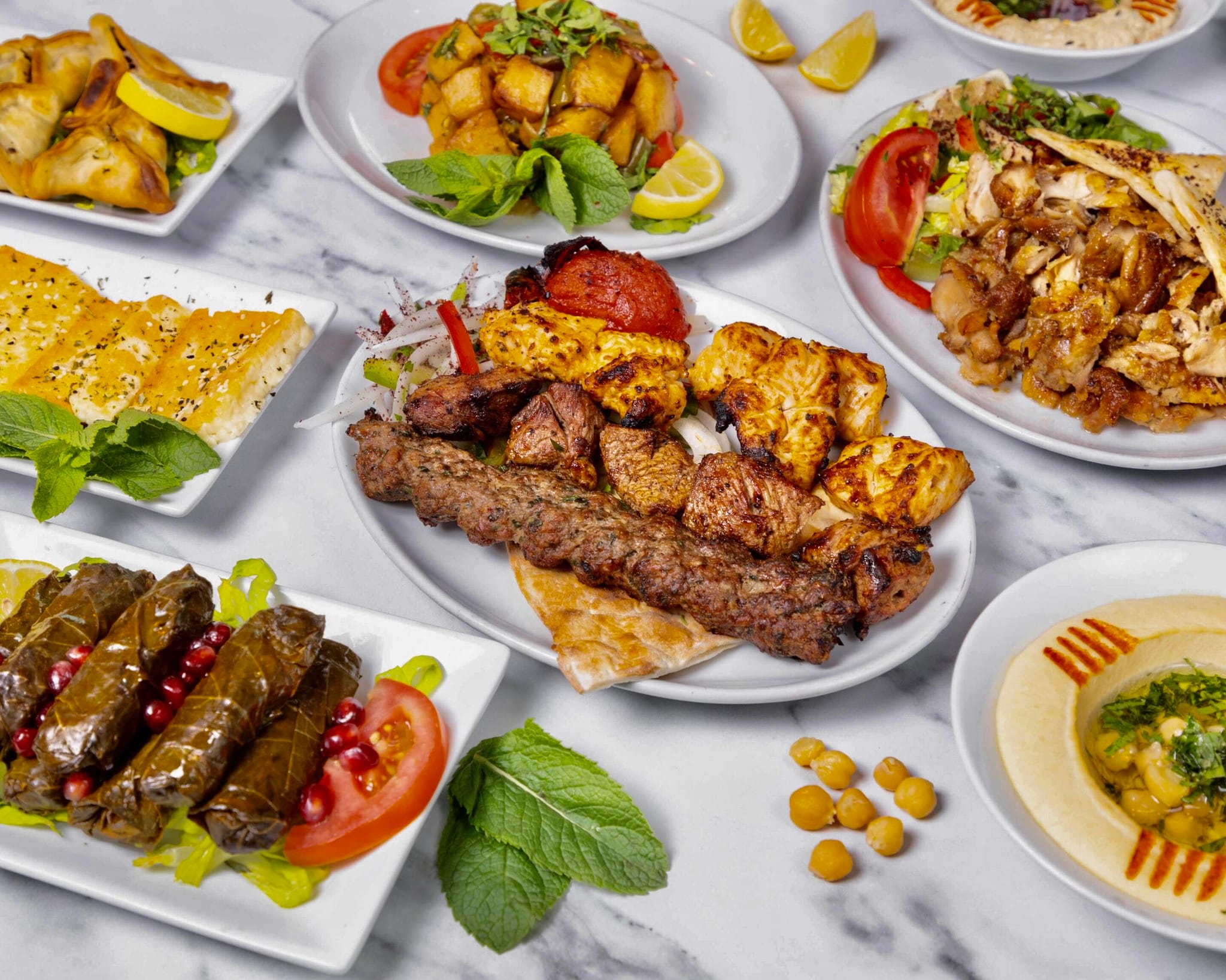 يقدم الاطعمة اللبنانية المتوسطية و الشرق اوسطية