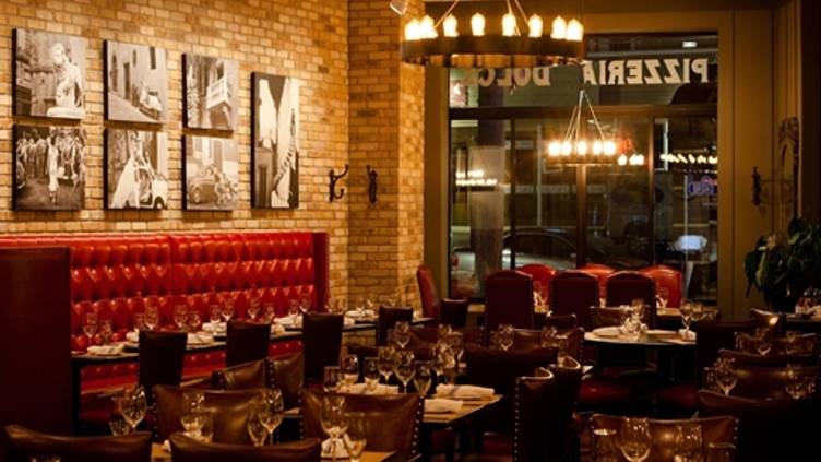 يقدم البيتزا ووجبات السريعة والايطالية 