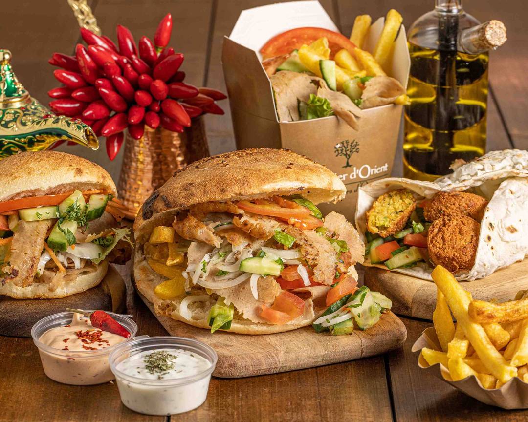 يقدم الاطباق التركية والمشويات والشرق اوسطية 