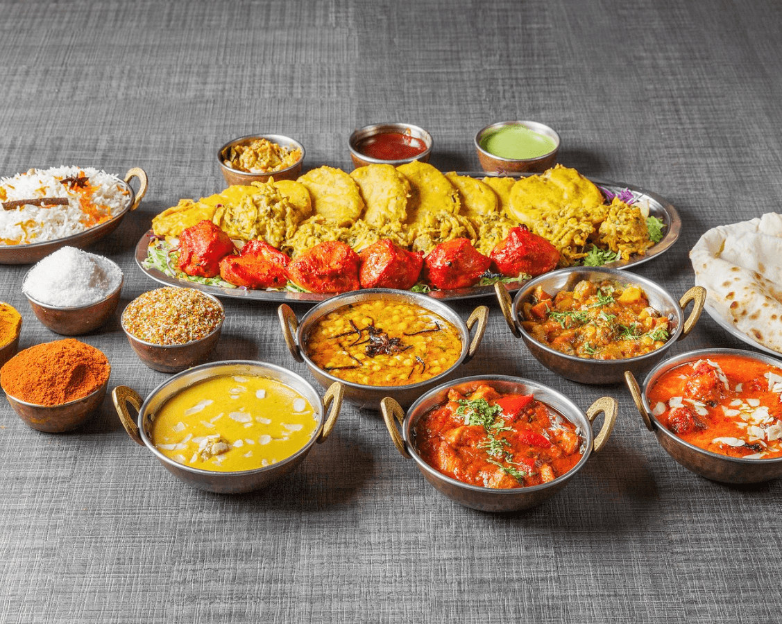 يقدم الاطباق الهندية والباكستانية 