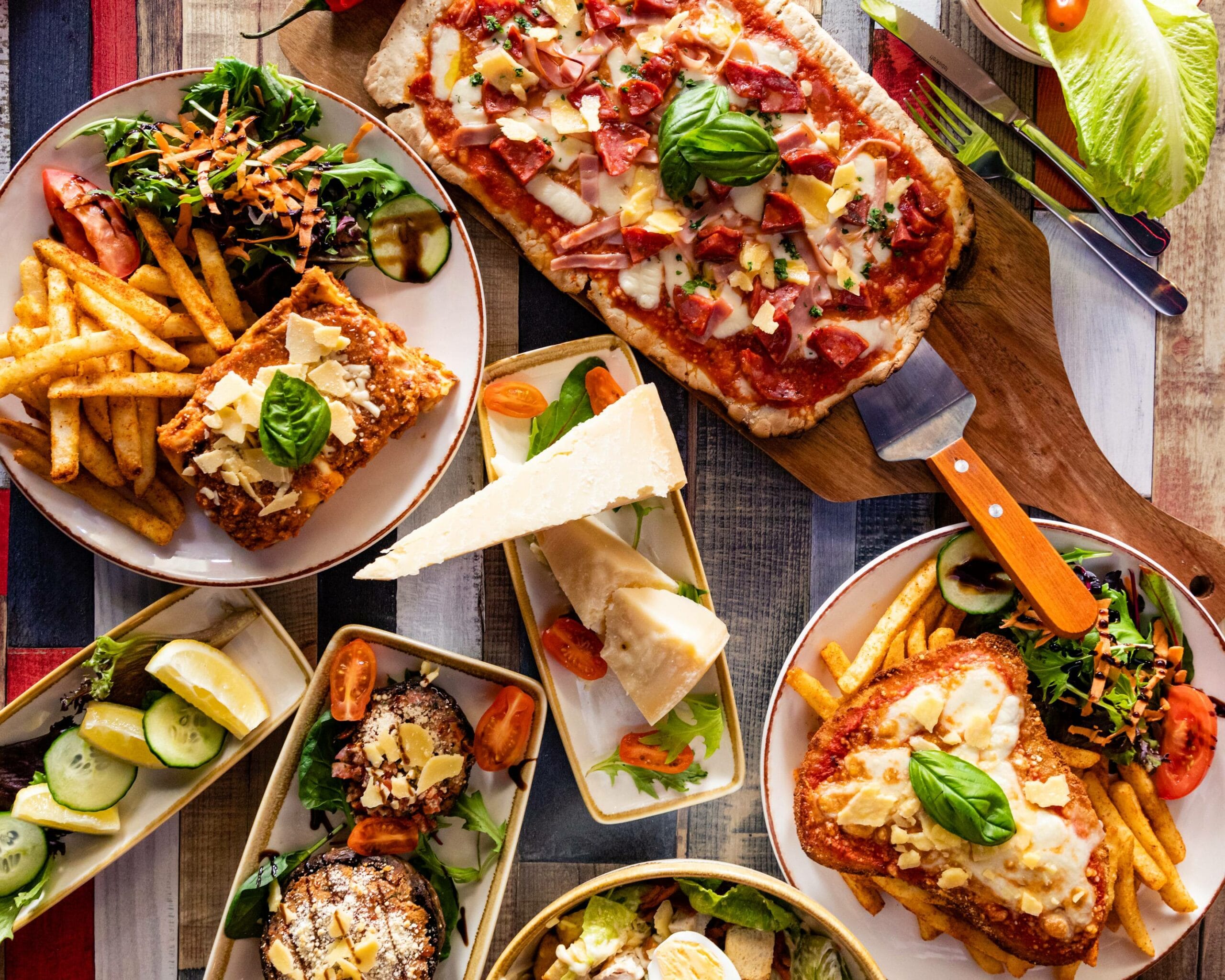 يقدم الاطباق الهندية والاسيوية والباكستانية 