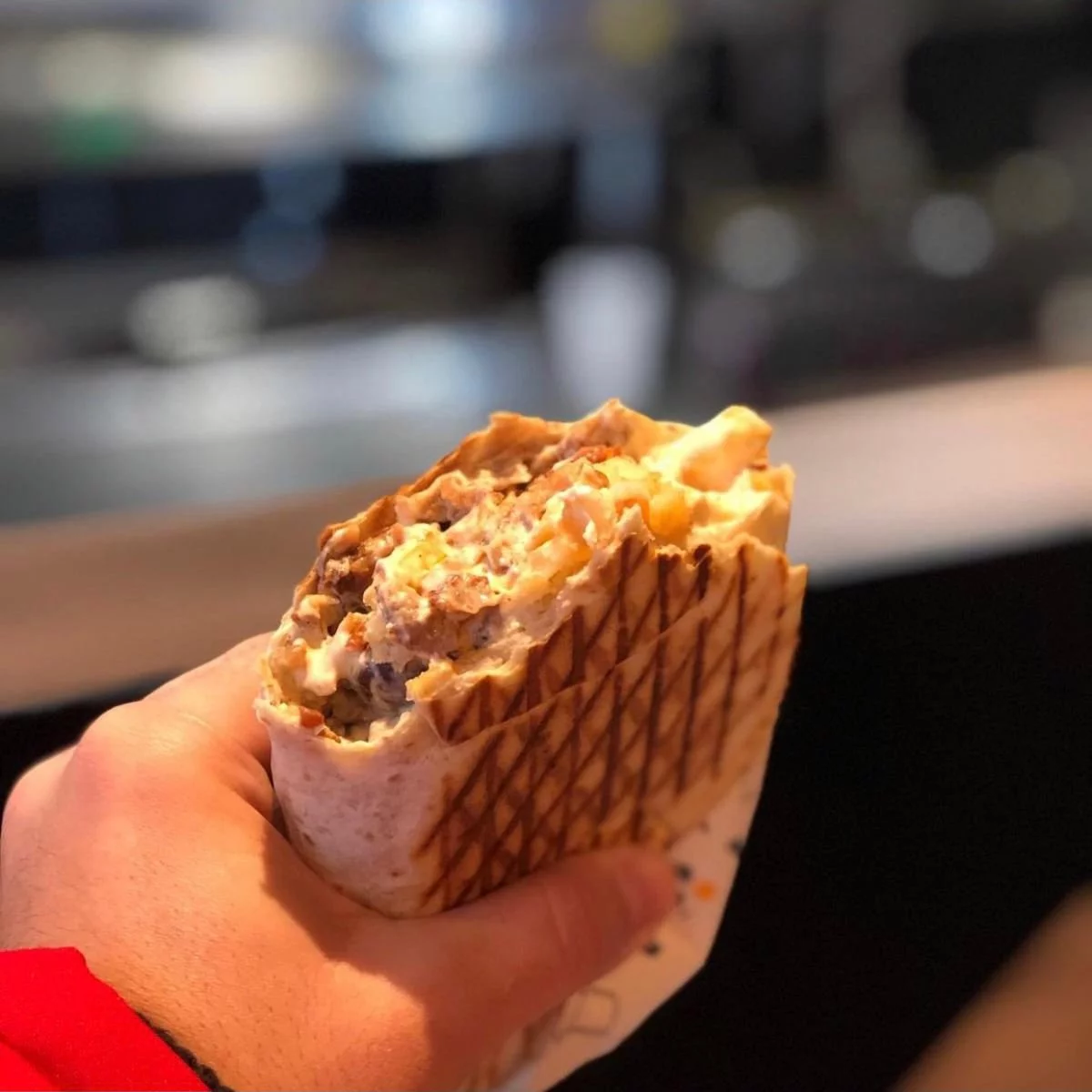 يقدم الاطباق المكسيكية والاتينية وجبات سريعة والاسبانية وامريكا الوسطى 