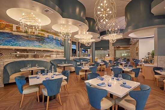 يقدم الاطباق العربية